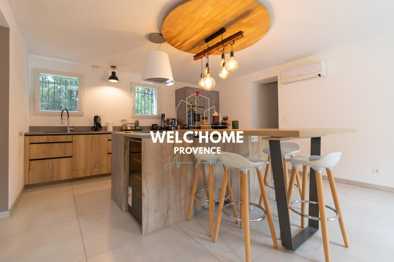 Maison - 235 m² - 7 pièces