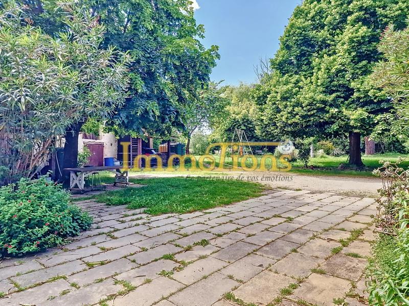 Maison - 243 m² - 5 pièces