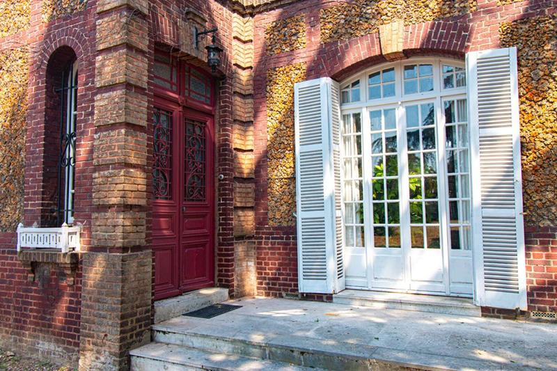 Propriété - 291 m² - 13 pièces