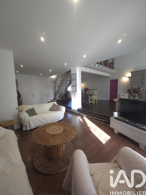 Maison - 230 m² - 5 pièces