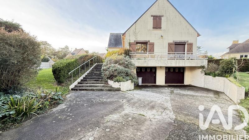 Maison - 220 m² - 5 pièces