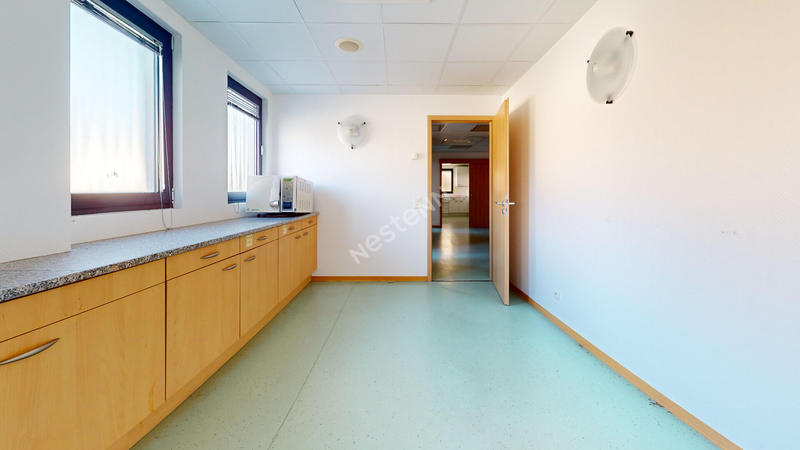 Bureau - 330 m²