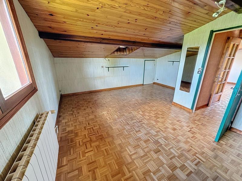 Maison - 217 m² - 8 pièces