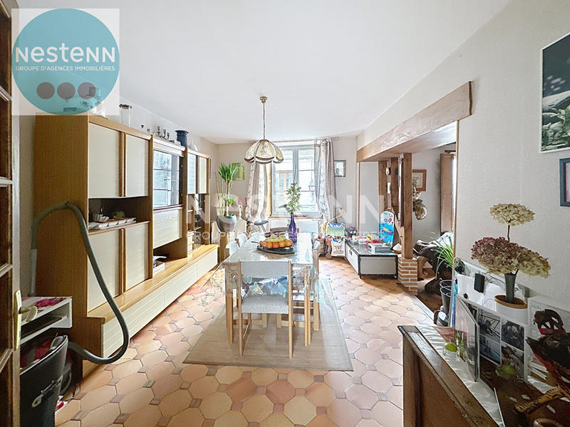 Maison - 250 m² - 7 pièces