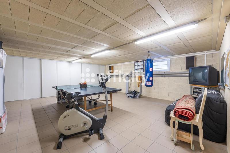 Maison - 193 m² - 7 pièces