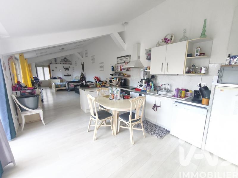Maison - 250 m² - 8 pièces