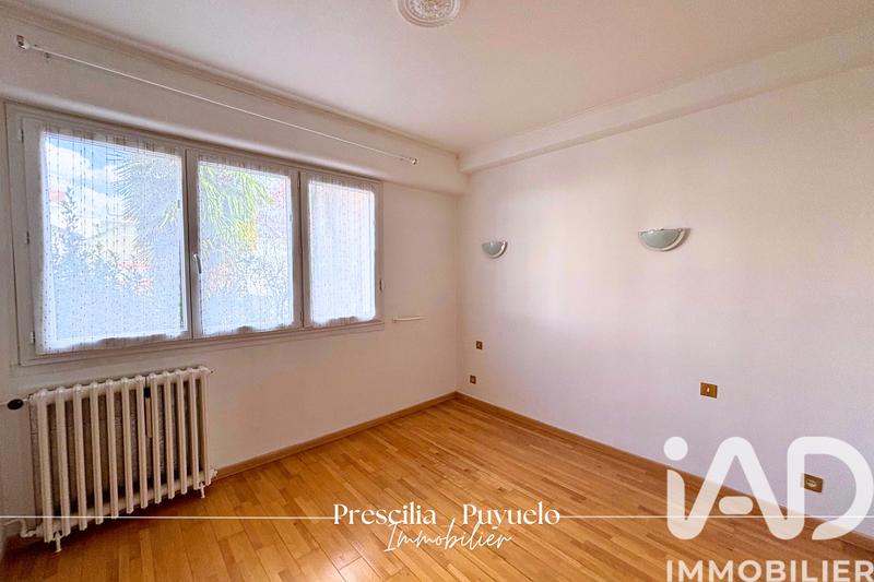 Appartement - 85 m² - 3 pièces