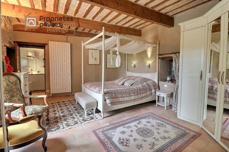 Demeure - 331 m² - 9 pièces