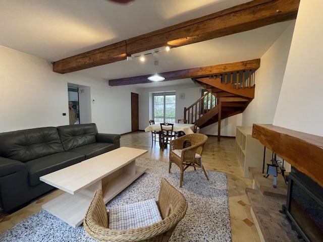 Maison - 104 m² - 4 pièces