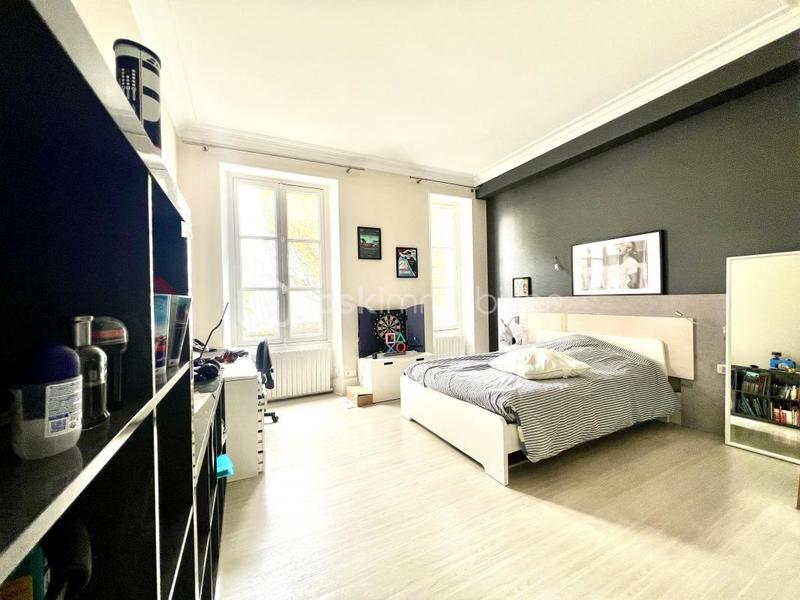 Maison bourgeoise - 200 m² - 7 pièces