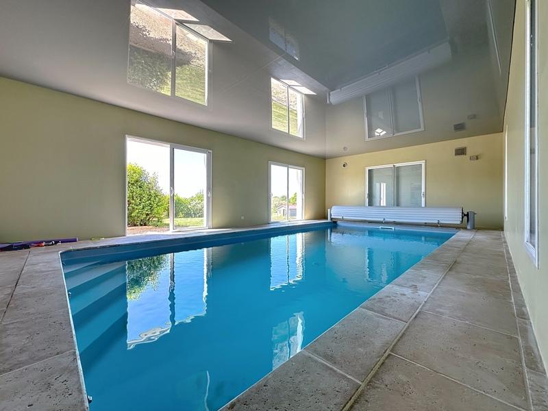 Villa - 256 m² - 9 pièces