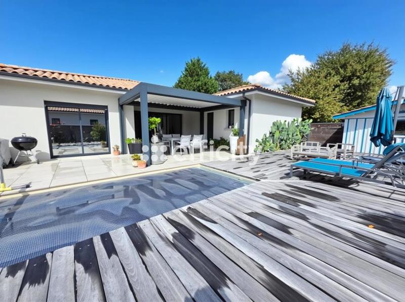 Maison - 127 m² - 6 pièces