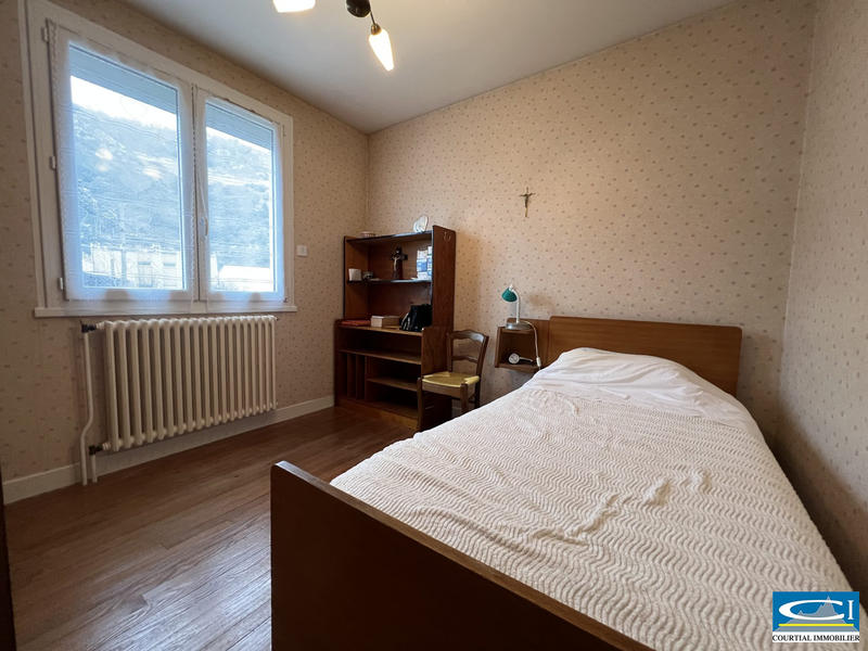 Maison traditionnelle - 104 m² - 7 pièces