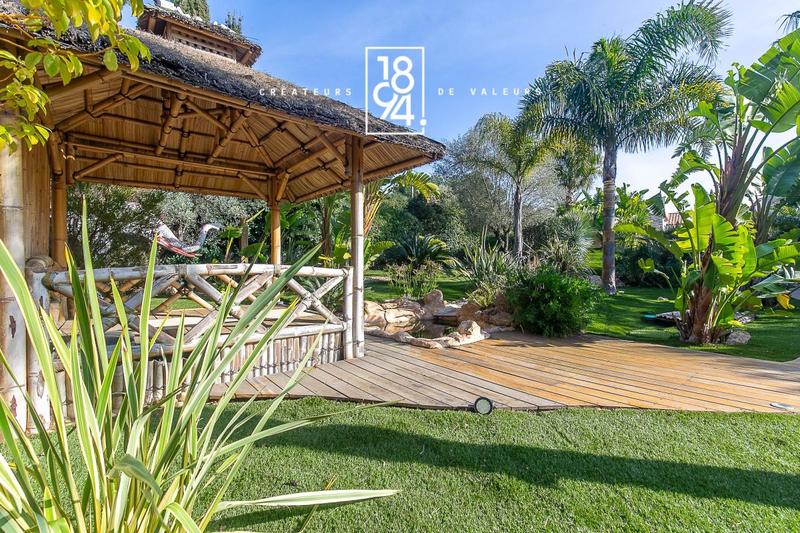 Maison - 180 m² - 5 pièces