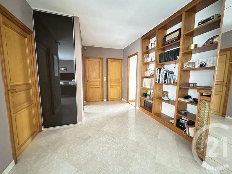 Pavillon - 170 m² - 6 pièces