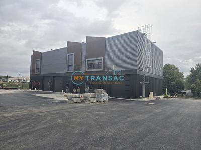 Local d'activité / Entrepôt - 153 m²