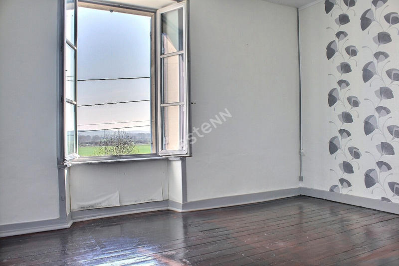 Maison - 204 m² - 9 pièces