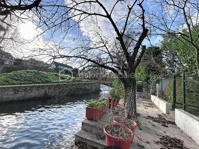 Maison traditionnelle - 195 m² - 6 pièces