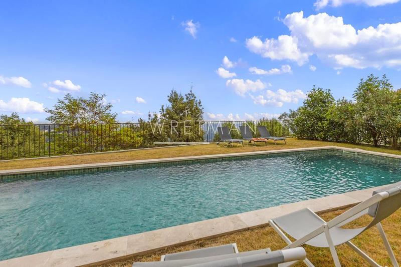 Maison - 214 m² - 7 pièces