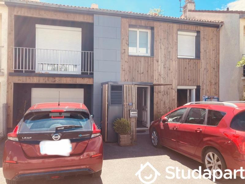 Chambre - 11 m² - 1 pièce