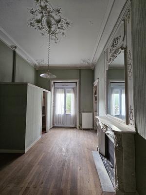 Maison - 275 m² - 12 pièces