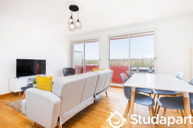 Chambre - 9 m² - 1 pièce