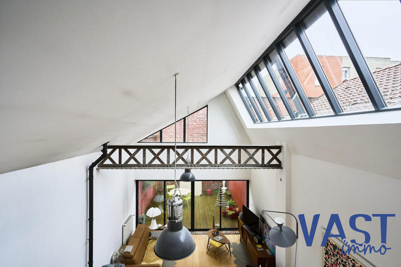 Loft - 127 m² - 4 pièces