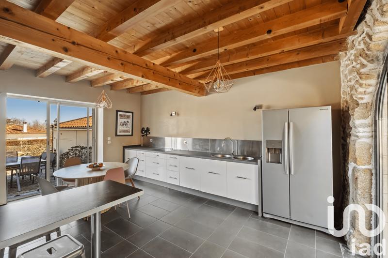 Maison - 210 m² - 6 pièces