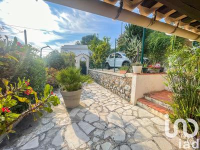 Maison - 96 m² - 3 pièces