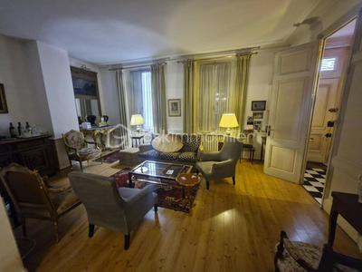 Maison traditionnelle - 163 m² - 6 pièces