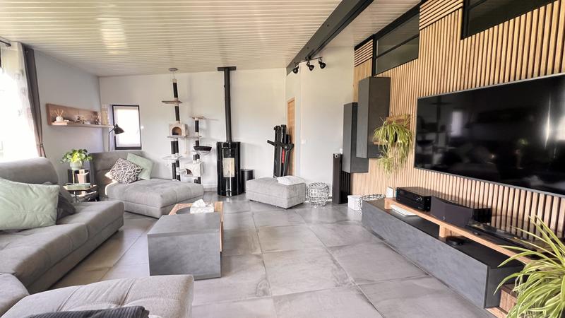 Maison - 180 m² - 7 pièces