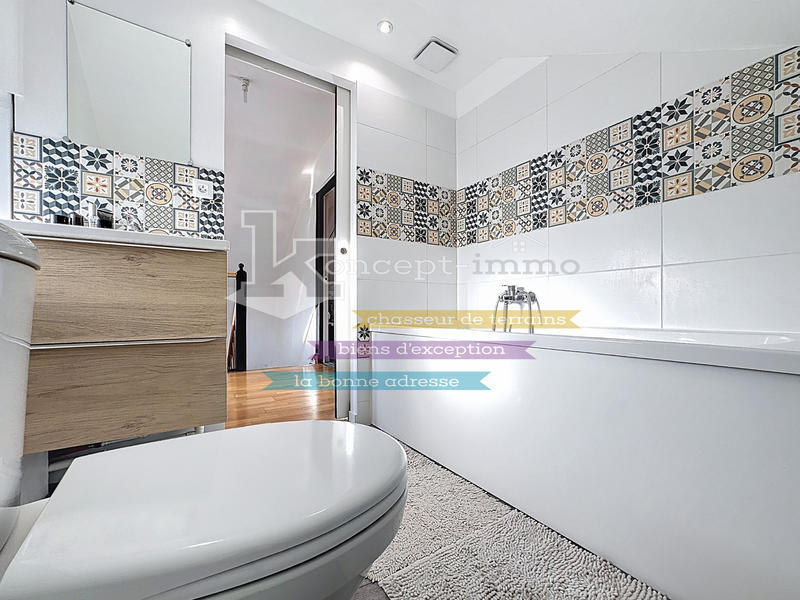 Maison - 111 m² - 6 pièces