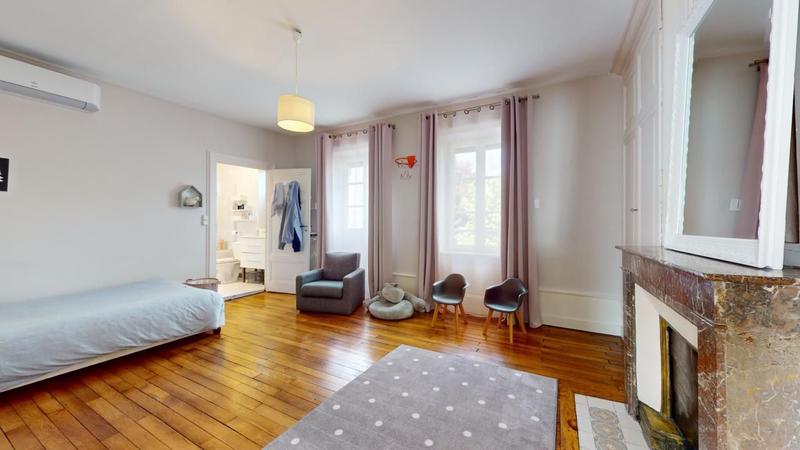 Maison - 142 m² - 6 pièces