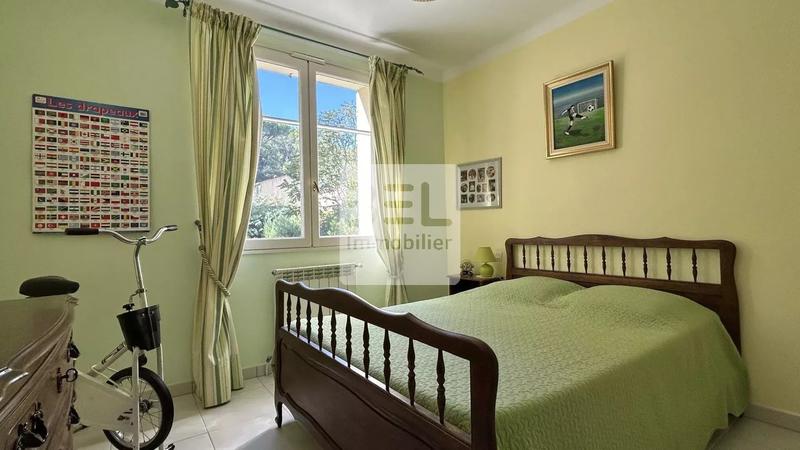 Villa - 195 m² - 8 pièces