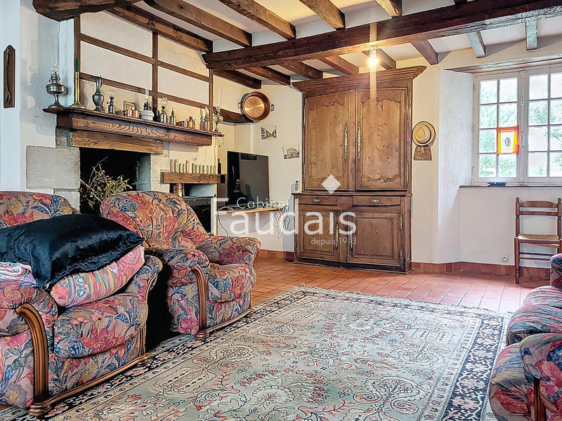 Maison - 255 m² - 11 pièces