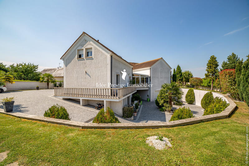 Maison contemporaine - 574 m² - 15 pièces