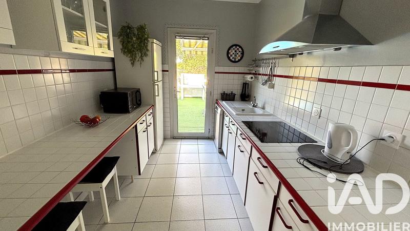 Maison - 260 m² - 9 pièces