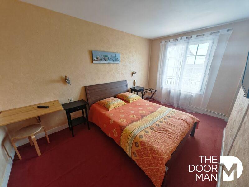 Propriété - 700 m² - 23 pièces