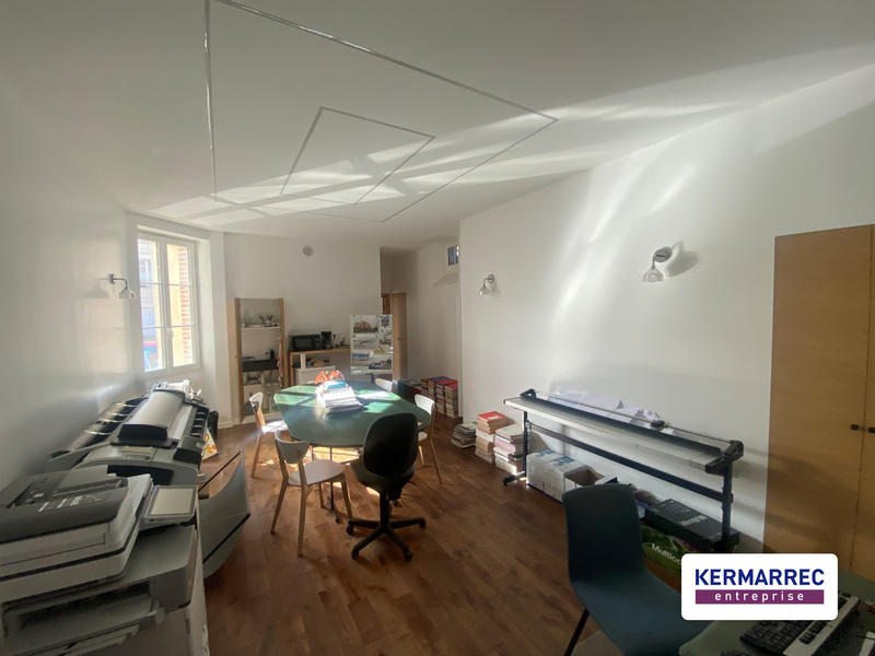 Bureau - 80 m² - 4 pièces