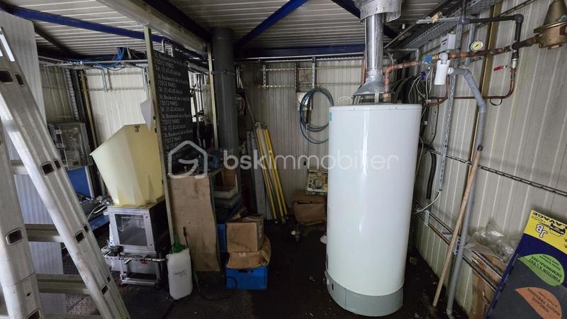 Local commercial - 851 m² - 1 pièce