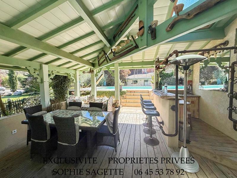 Maison - 158 m² - 6 pièces