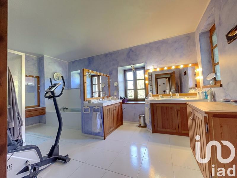 Maison - 564 m² - 13 pièces