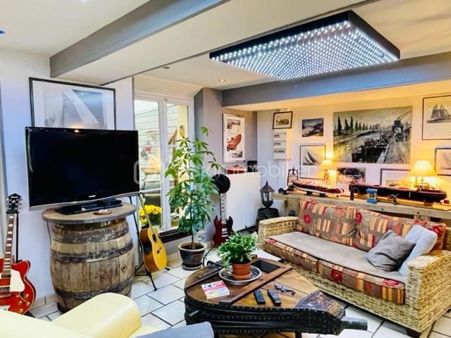 Immeuble - 1 594 m² - 45 pièces