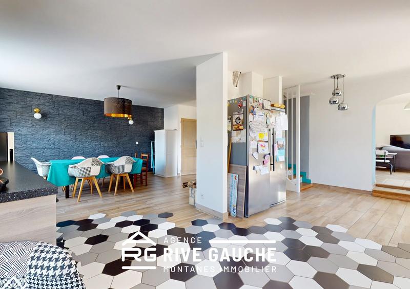 Maison traditionnelle - 208 m² - 8 pièces