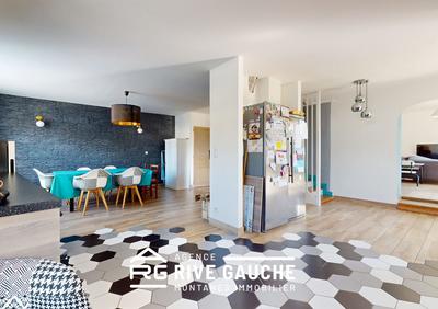 Maison traditionnelle - 208 m² - 8 pièces