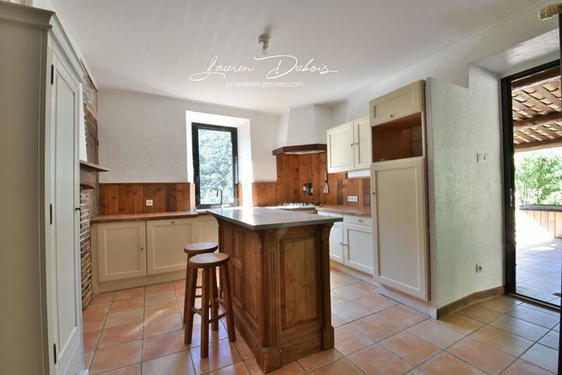Maison - 234 m² - 6 pièces