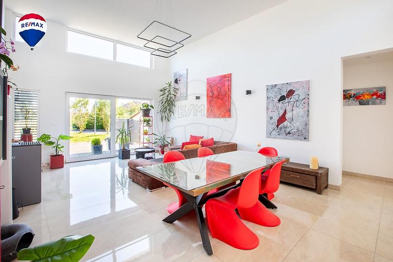 Maison - 138 m² - 5 pièces