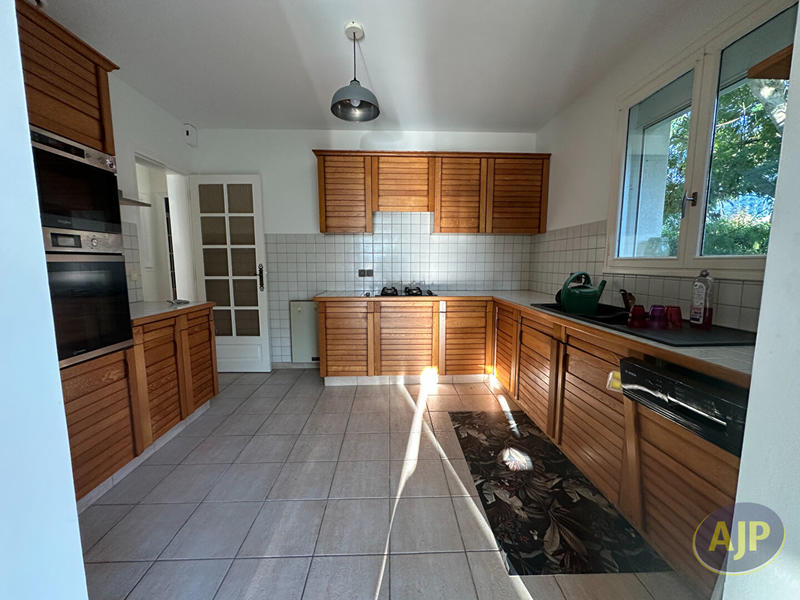 Maison - 171 m² - 6 pièces