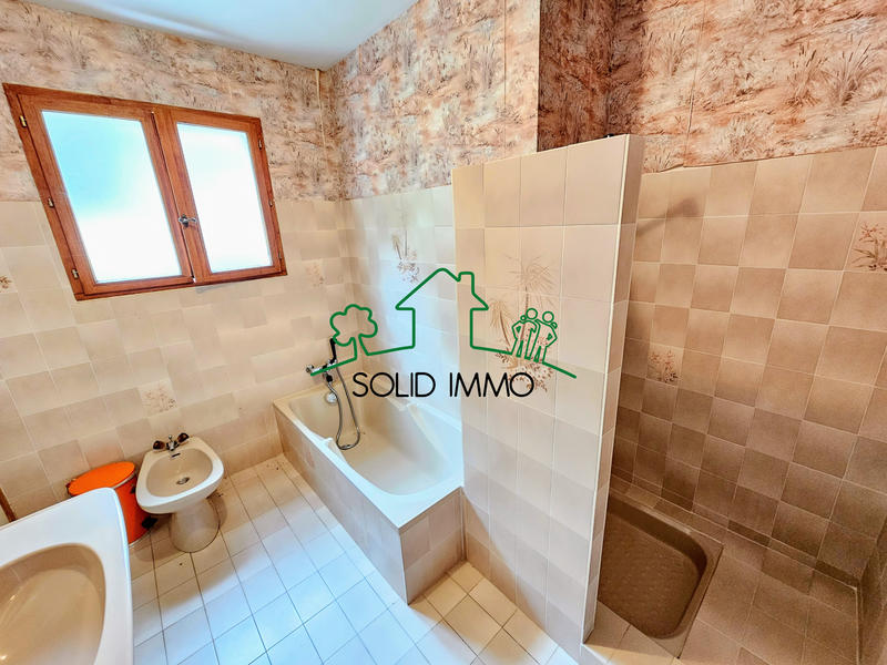 Maison - 196 m² - 8 pièces