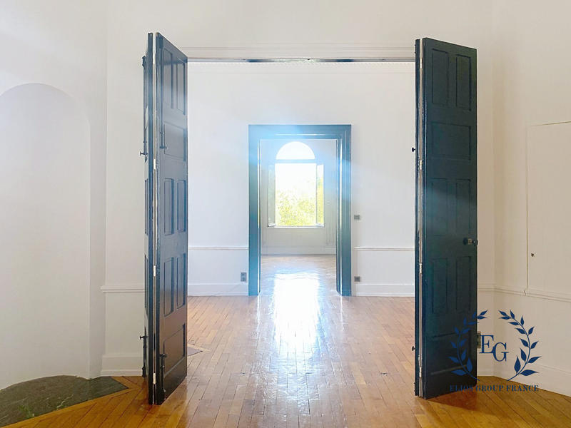 Appartement - 178 m² - 5 pièces